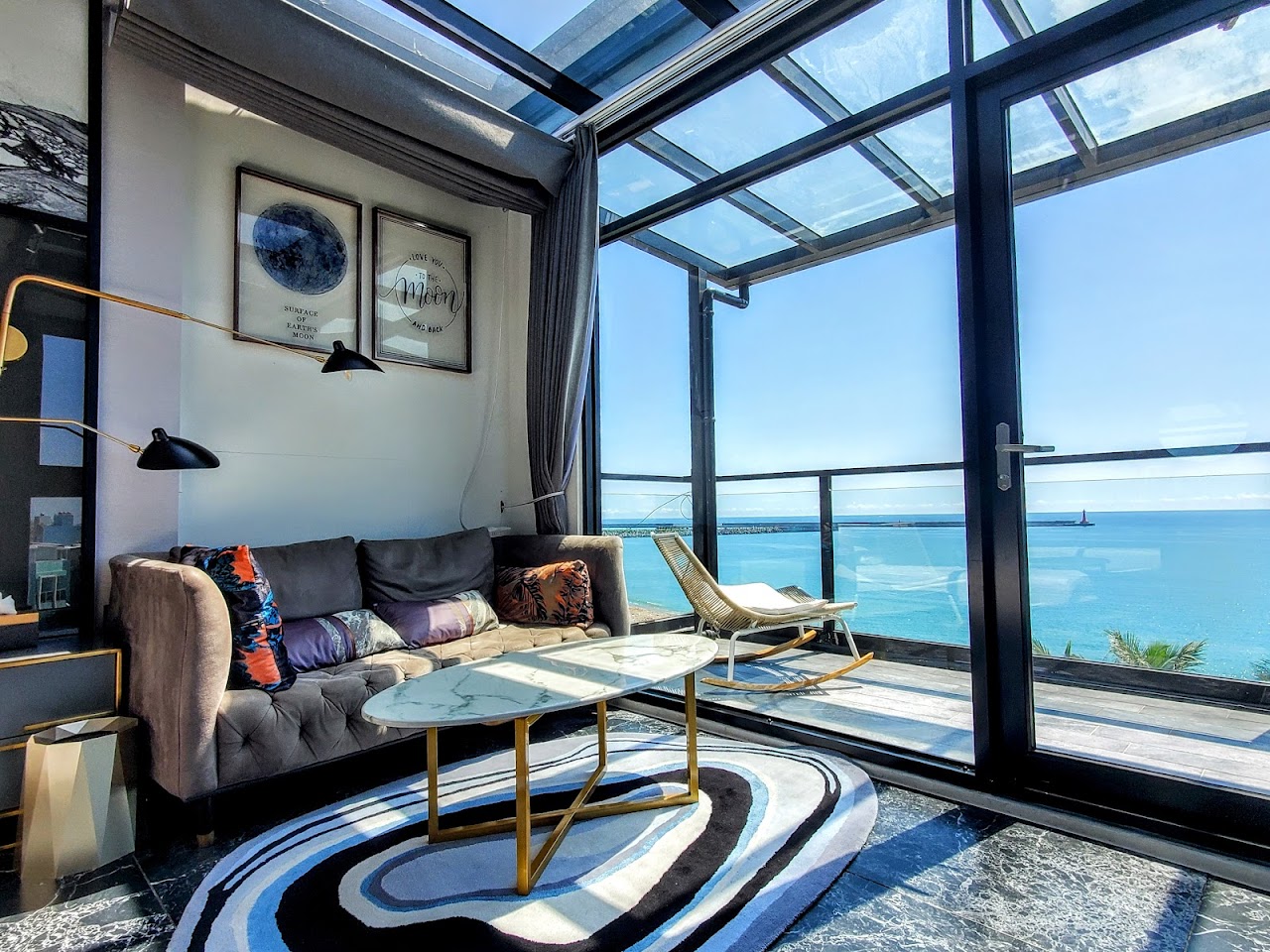 漫漫日出海景民宿